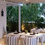 オストラコ スイーツ Mykonos Town