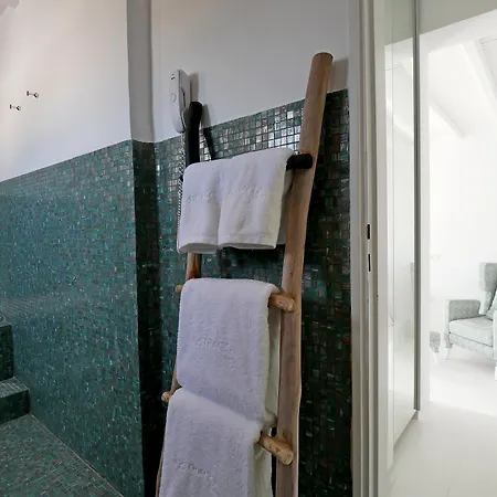 Ostraco Hotel 4*